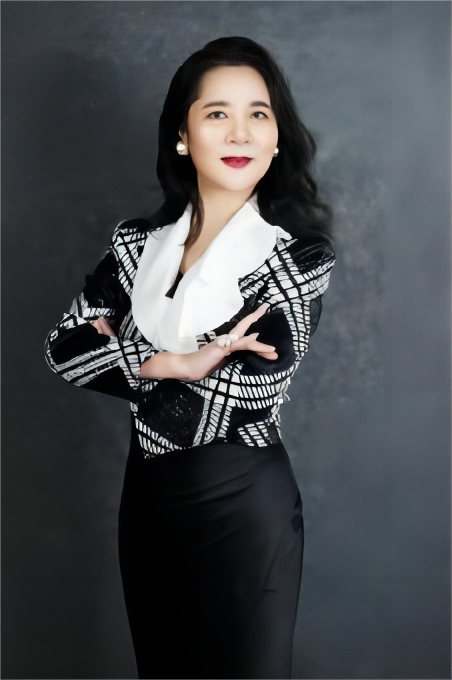 诗碧曼集团董事长兼首席研发官朱建霞女士
