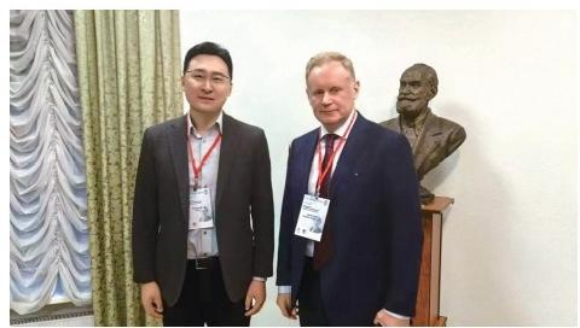 郭聃洋博士与A.卢明佐夫院士(俄罗斯国立医科大学校长、 俄罗斯科学院院士)